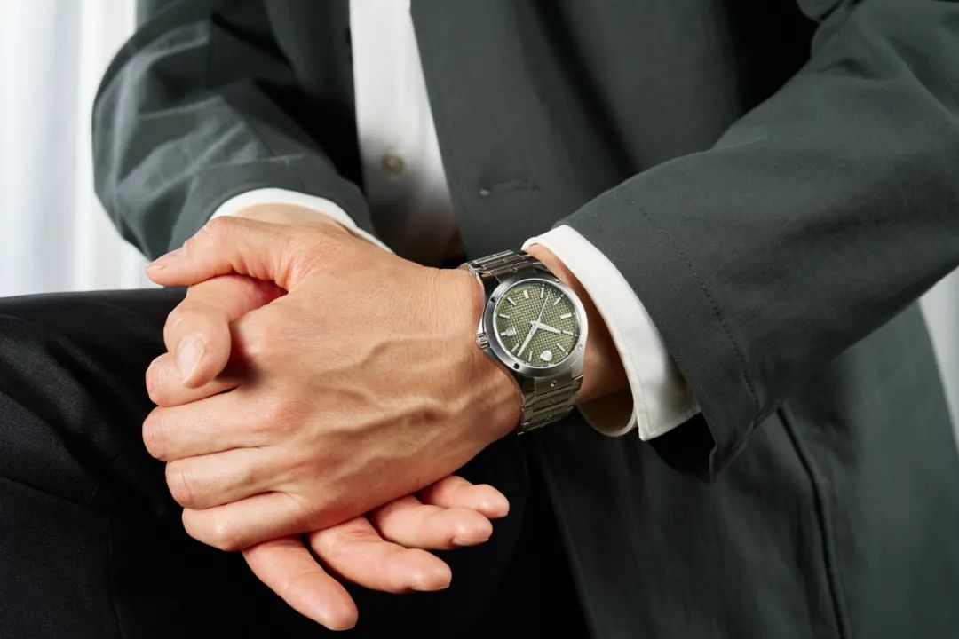 綠面+格紋+運(yùn)動(dòng)，萬元預(yù)算的瑞士腕表又一爆款-復(fù)刻表