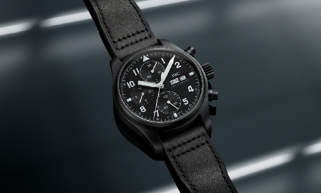 致敬傳奇黑陶瓷先驅(qū)| IWC 飛行員計時腕表「致敬3705」特別版-復刻表