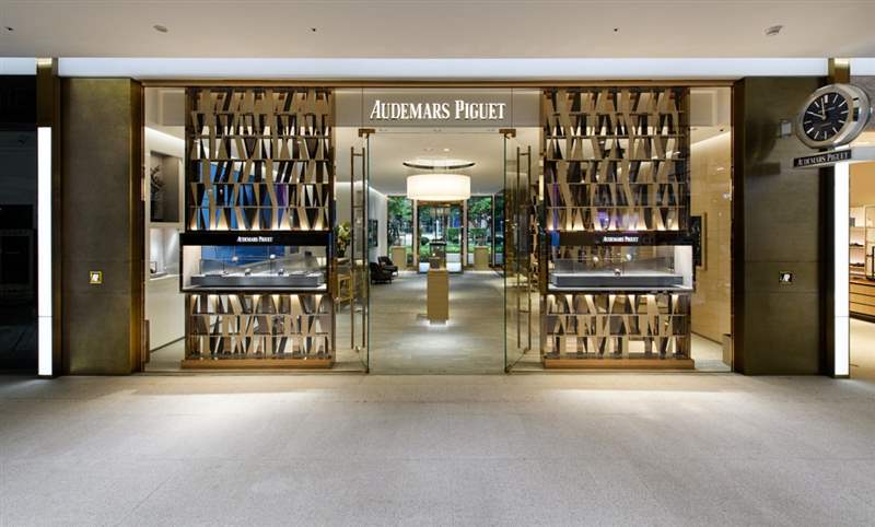 愛彼遠百信義A13概念店全新開幕,盧廣仲秀Code 11.59酒紅計時碼表獻唱-復刻表