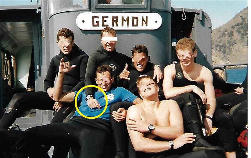 兩位原始所有者都鐸海軍陸戰(zhàn)隊(duì)國(guó)家潛艇手的故事-復(fù)刻表