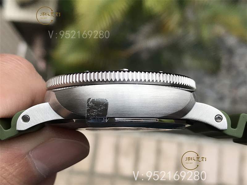 VS廠沛納海pam1055綠海魂復(fù)刻做工怎么樣,別具一格的軍綠色-復(fù)刻表