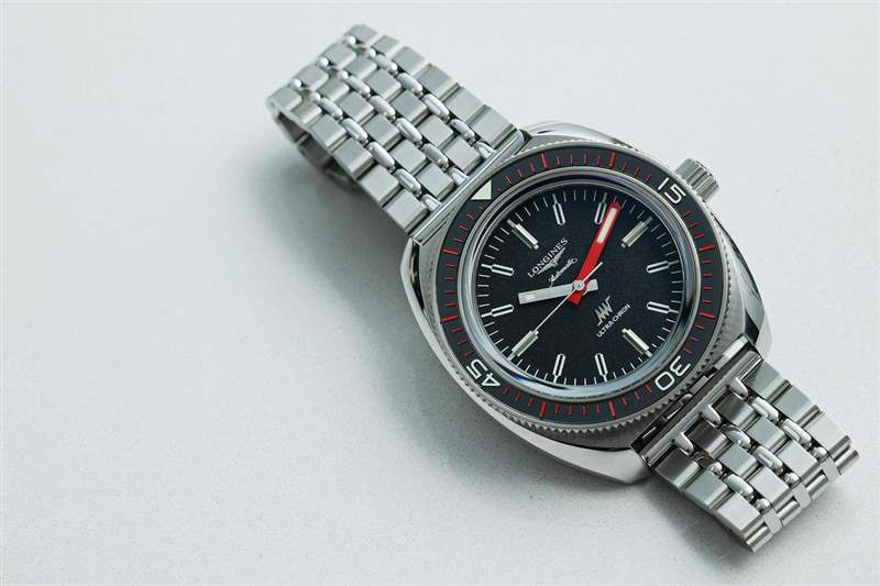 重新踏入高振頻世界！浪琴發表全新Ultra-Chron超級天文臺腕表-復刻表