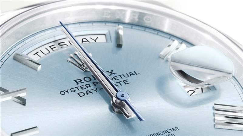 勞力士手表的指針堅持使用貴金屬制作，不論表殼是不銹鋼或是鉑金，它們面盤上的指針一律都是白金材質。 （rolex官網）