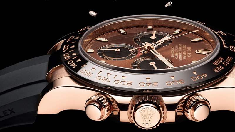 若手表為永恒玫瑰金材質，那么指針和時標也會采用永恒玫瑰金也達到視覺上的和諧統一感。 （rolex官網）