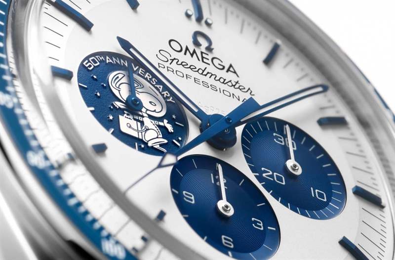 Omega Speedmaster Silver Snoopy Award 50周年腕表！第三代Snoopy版絕對是Speedmaster迷務必入手之一枚-復刻表