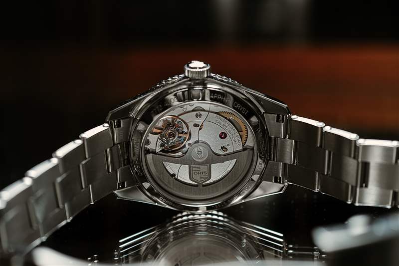 使用新款Oris Divers 65 親身體驗(yàn) 12 小時(shí)表圈和啞光表盤(pán)-復(fù)刻表