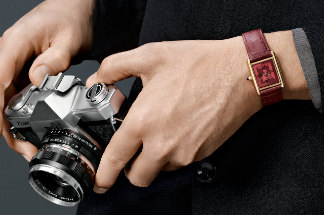 推出全新卡地亞坦克Louis Cartier是史上最迷人的坦克-復刻表