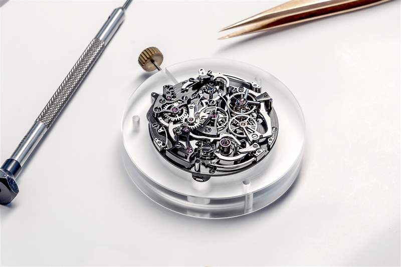 隆重推出江詩丹頓Les Cabinotiers三問報時陀飛輪追針單按鈕計時碼表堪稱杰作，擁有2022年最長的Watches & Wonders名稱-復刻表