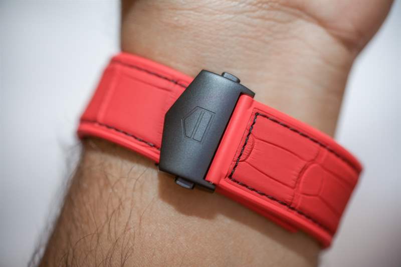 泰格豪雅 Carrera Heuer 01 Manchester United Red Devil 手表上手-復刻表