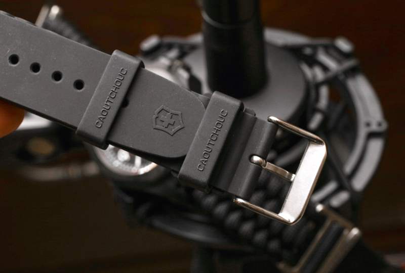 維氏瑞士軍INOX碳Naimakka傘繩表帶手表評(píng)論-復(fù)刻表