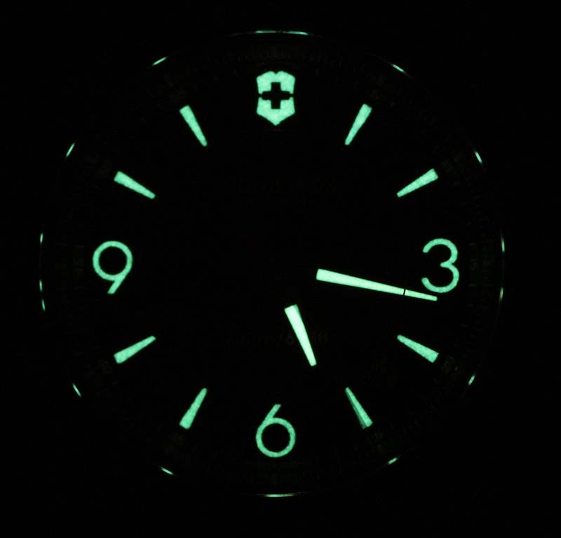 維氏瑞士軍INOX碳Naimakka傘繩表帶手表評(píng)論-復(fù)刻表