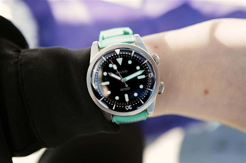 動手移動Rugrats波羅的海5周年紀念手表是90年孩子的夢想-復刻表