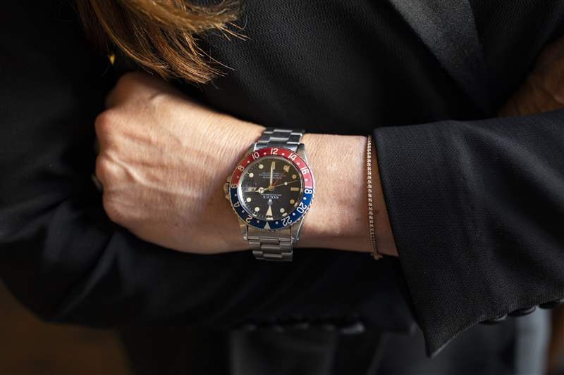 與波姬·小絲、模特、女演員、企業(yè)家和80年代偶像談?wù)撌直?復(fù)刻表