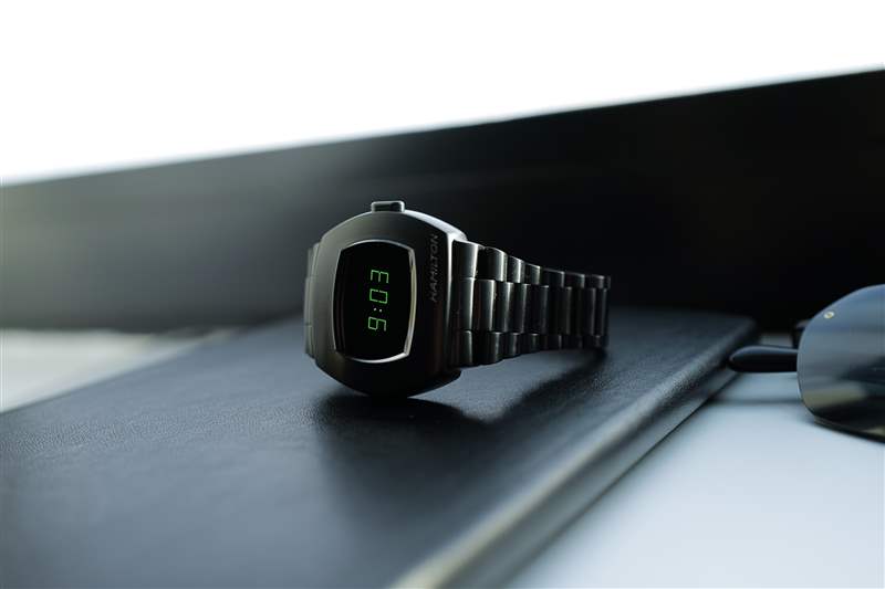 親身體驗我們參加了“黑客帝國”首映式，并在大屏幕上看到了一些漢密爾頓手表-復刻表