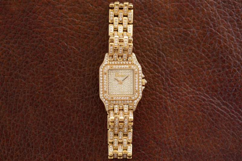 與波姬·小絲、模特、女演員、企業(yè)家和80年代偶像談?wù)撌直?復(fù)刻表