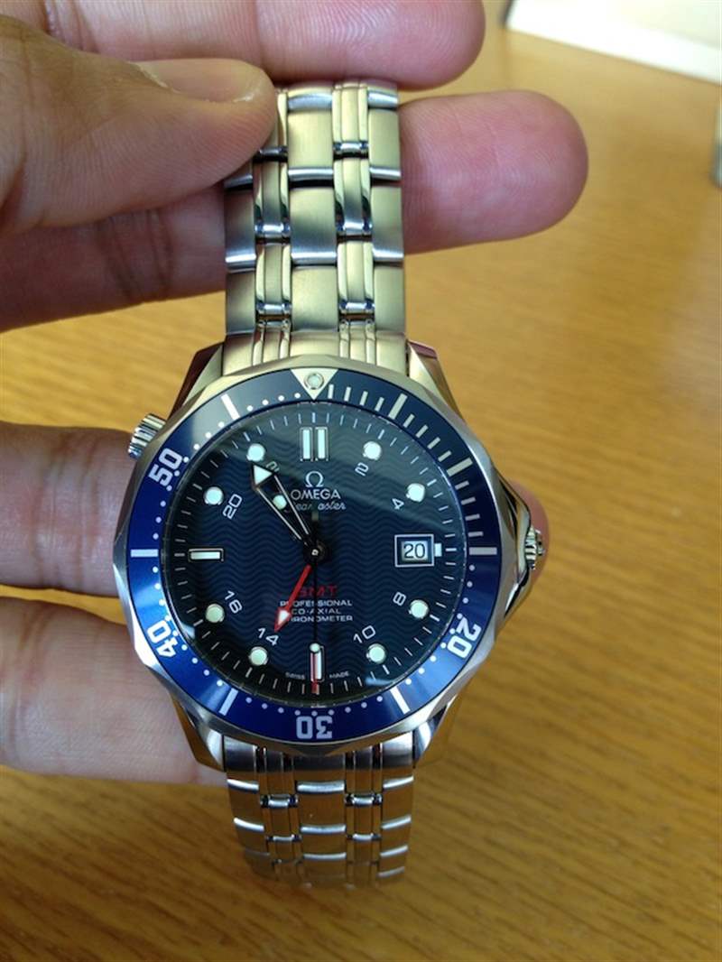 歐米茄海馬系列300M GMT“詹姆斯邦德”腕表評測-復刻表