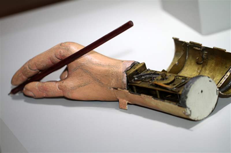 瑞士鐘表博物館中陳舊的自動(dòng)機(jī)和其他發(fā)條裝置作品-復(fù)刻表