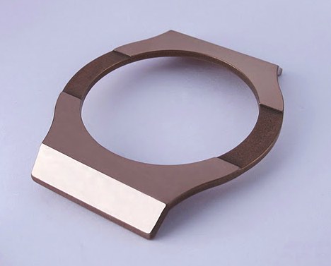 宇舶推出防刮“魔法金”腕表-復刻表