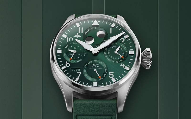 萬國推出Big Pilot Perpetual Calendar Green綠色表盤萬年歷腕表-復(fù)刻表