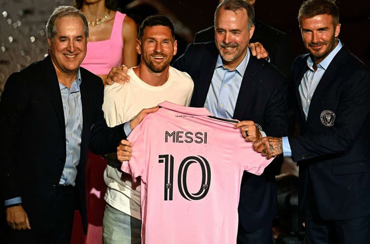 梅西轉戰邁阿密國際接下10號戰袍手上PP彩虹圈尤其吸睛-復刻表