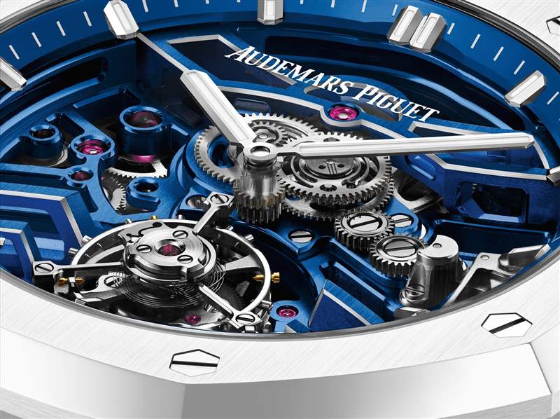 愛彼推出Royal Oak Selfwinding Flying Tourbillon Openworked鏤空飛行陀飛輪腕表：白色陶瓷表殼-復刻表
