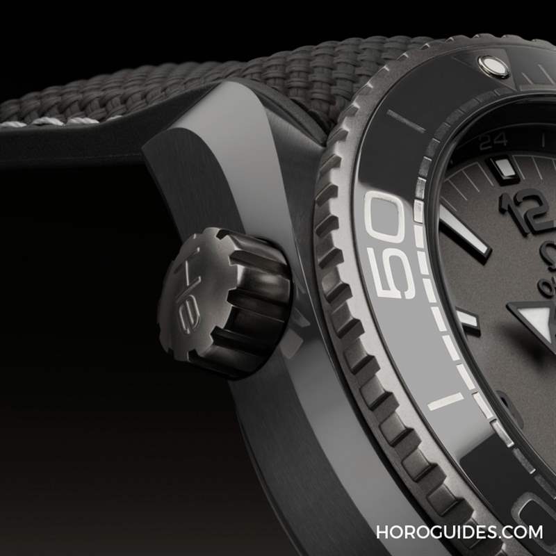 輕量化材質(zhì)打造由內(nèi)到外的輕盈感｜OMEGA Seamaster Planet Ocean Dark Grey-復(fù)刻表