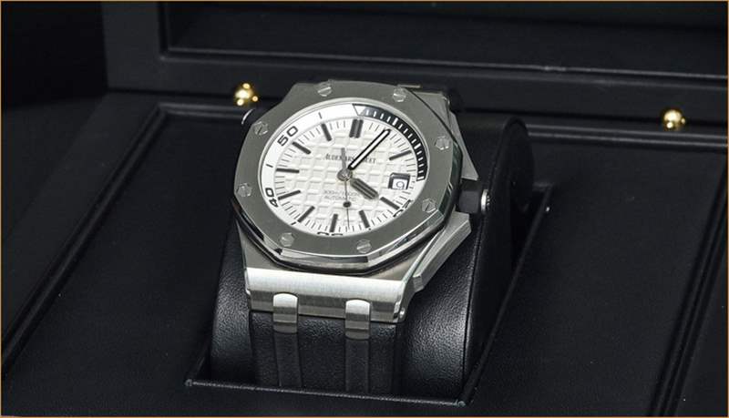 愛彼江詩丹頓哪個檔次高 愛彼和江詩丹頓哪個檔次更高(愛彼和江詩丹頓哪個好)-復刻表