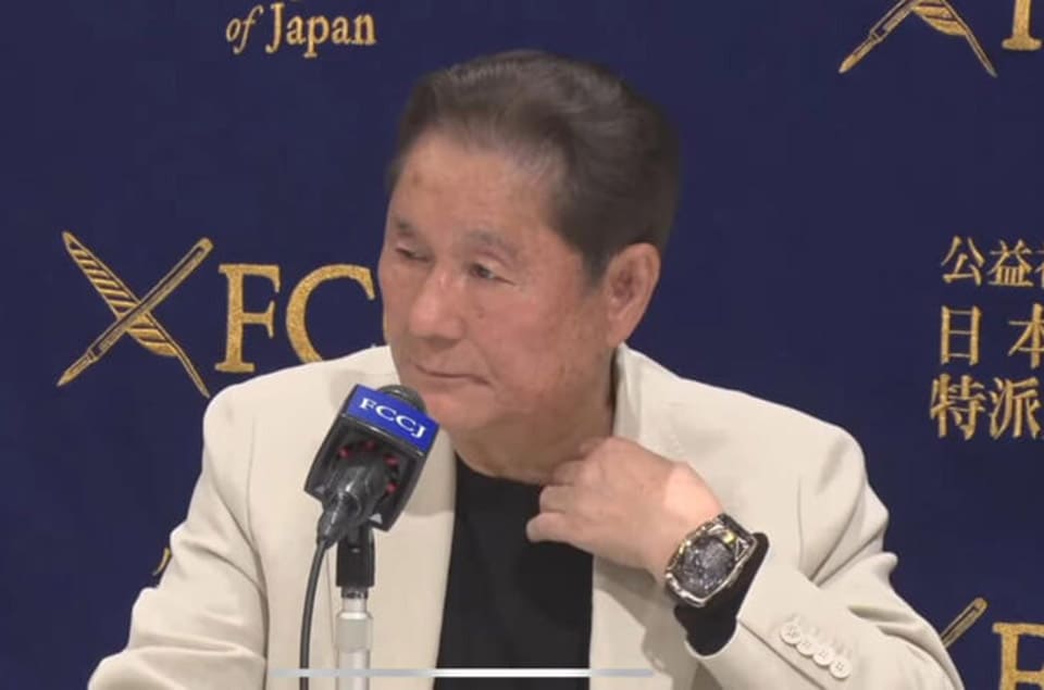 金馬獎頒獎嘉賓名導北野武宣傳新片《首》 手上千萬大表超吸睛-復刻表