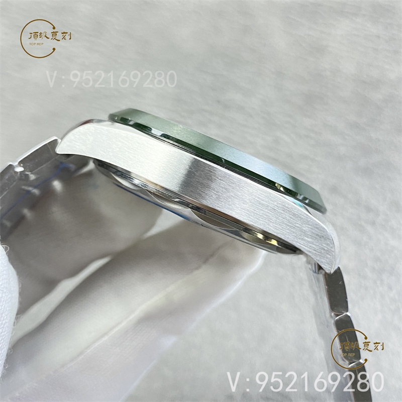 VS廠歐米茄海馬150m系列墨綠世界時復刻表:深度測評與細節解析-復刻表