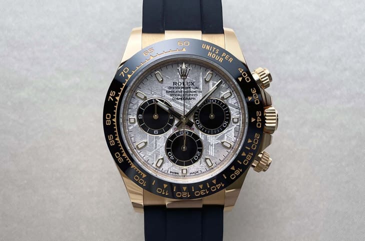 2024法網(wǎng)男單冠軍「小蠻牛」Alcaraz領(lǐng)獎(jiǎng)不忘戴著勞力士愛(ài)表-復(fù)刻表